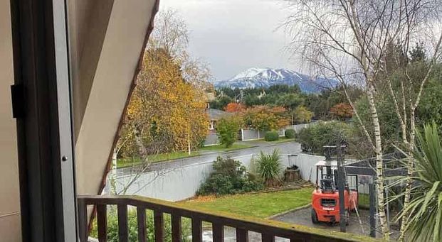 Ready to move in! - Photo 1