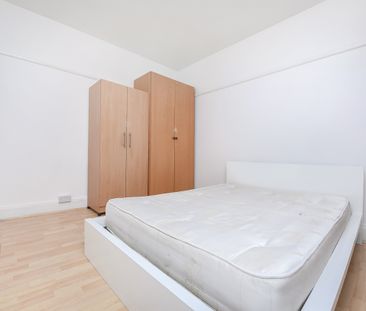 1 Bed Flat, Dover Court, SE10 - Photo 3