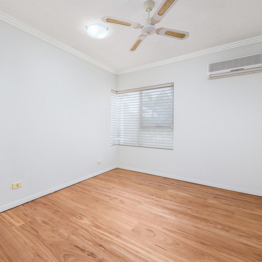 3/2 Oleander Avenue, Biggera Waters - Photo 1
