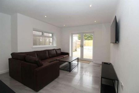 Flora Street, Cardiff, CF24 - Photo 4