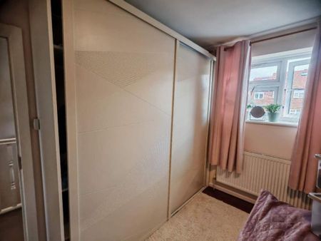 3 bedroom apartment to rent - Photo 5