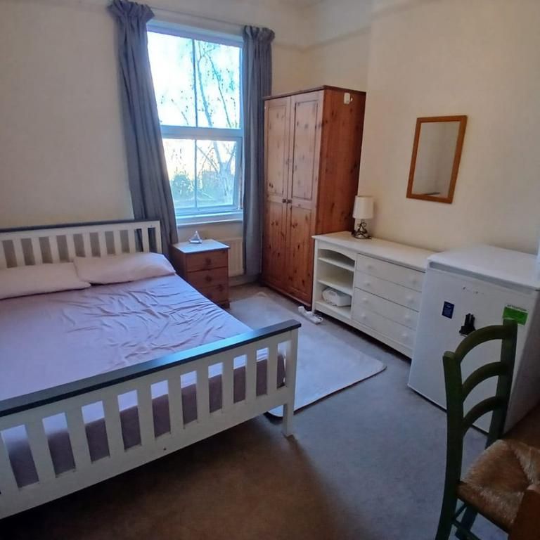 House share to rent - Photo 2