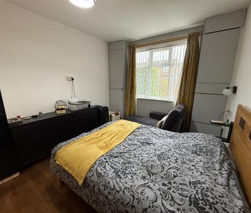 2 bedroom semi-detached bungalow to rent - Photo 4