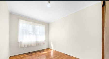 Beautiful family home positioned in a highly desirable location. - Photo 4