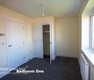 2 bedroom semi-detached house to rent - Photo 6