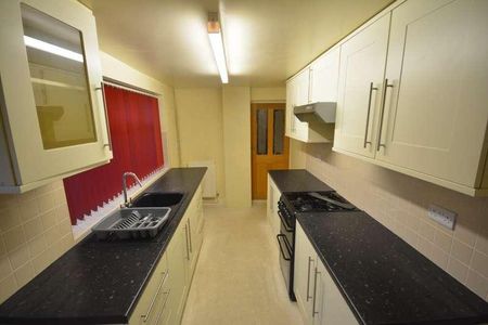Heardman Avenue, Springfield, Wigan, WN6 - Photo 5
