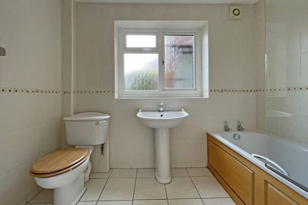 North Looe, Reigate Road, Ewell, KT17 - Photo 1