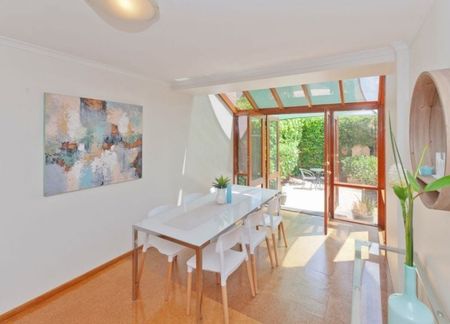 Two Bedroom Townhouse in Great Location! - Photo 4