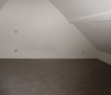 APPARTEMENT REIMS, rue Fouriaux, proche lycée Roosevelt - Photo 3