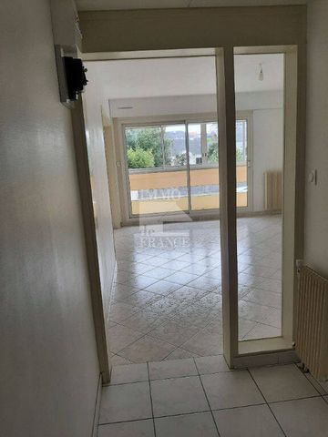 Location appartement 2 pièces 53.21 m² à La Roche-sur-Yon (85000) - Photo 2