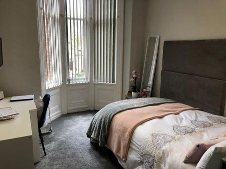 4 bedroom apartment to rent - Photo 4