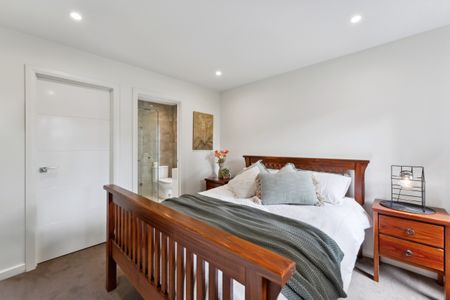 Stylish Townhouse Living in a Prime Reservoir Location - Photo 3