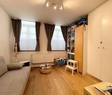 B/w CONGRES & MADOU: 2-bedroom duplex with terrace : CHARM - Photo 5