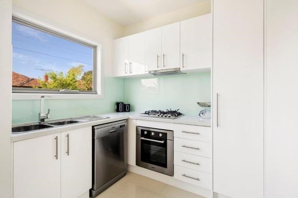 52 Anderson Street, Newport VIC 3015 - Photo 1