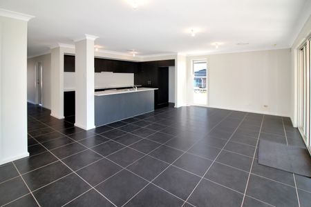 30 Dunlin Circuit, Marsden Park NSW 2765 - Photo 4