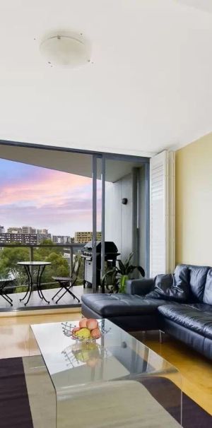 MGM MARTIN - AIR CONDITIONED TWO BEDROOM APARTMENT - Photo 1