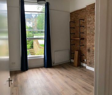 2 Bed Flat, Victoria Rise, SW4 - Photo 3