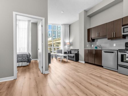 For Lease - 18 Harbour Street Unit# 202, Toronto, Ontario - Photo 2