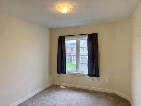 For Lease - 6 LAVENDER Road, Thorold, Ontario - Photo 3