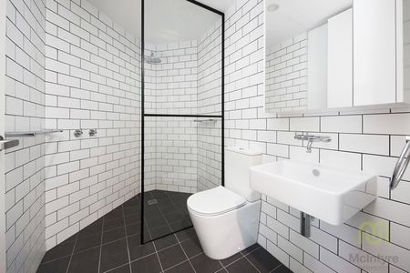 Stylish One-Bedroom Apartment in Kingston Foreshore - Photo 4