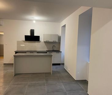 Location Appartement 2 pièces 42m² LES VANS 07140 - Photo 2