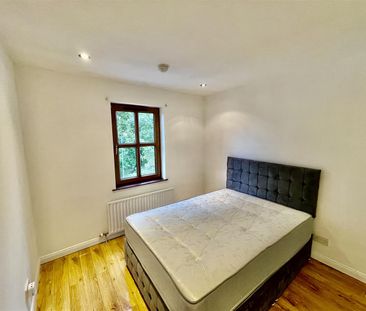 5 Church Court, - Photo 4