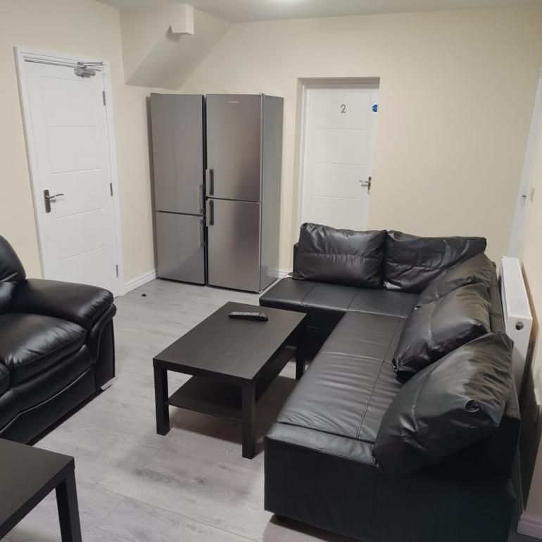 7 bedroom semi-detached house to rent - Photo 1