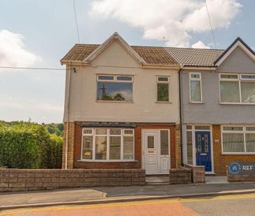 3 bedroom semi-detached house to rent - Photo 5