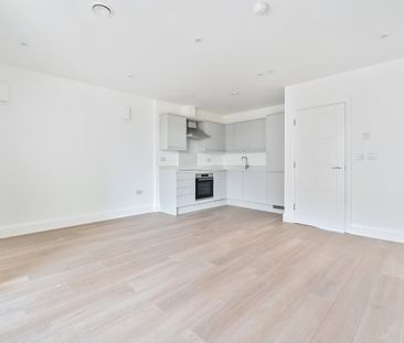 3 bedroom flat to rent - Photo 2