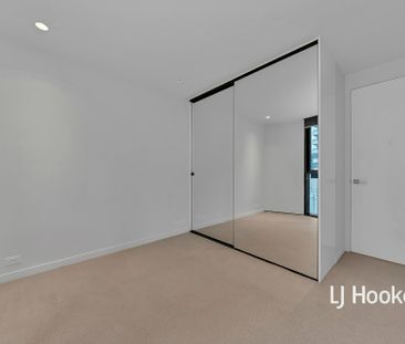 Modern 1-Bedroom Apartment in the Heart of Melbourne CBD! - Photo 4