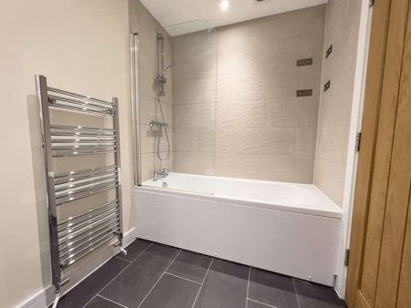 London Road, East Grinstead, RH19 - Photo 3