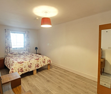 2 Bedroom - Photo 5