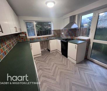 2 bedroom terraced house to rent - Photo 2