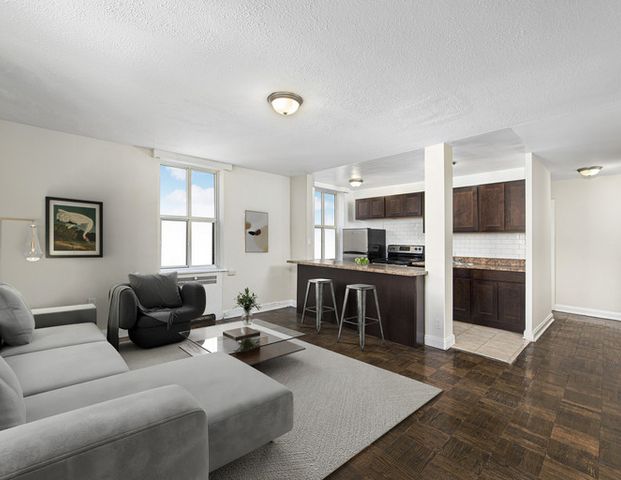 The Fleetwood | 64 St. Clair Avenue West, Toronto - Photo 1