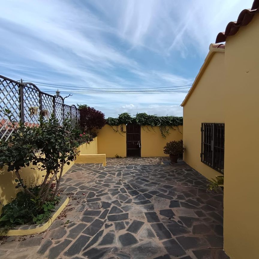 House - Puerto de La Cruz (Distrito San Antonio - Las Arenas) - Photo 1