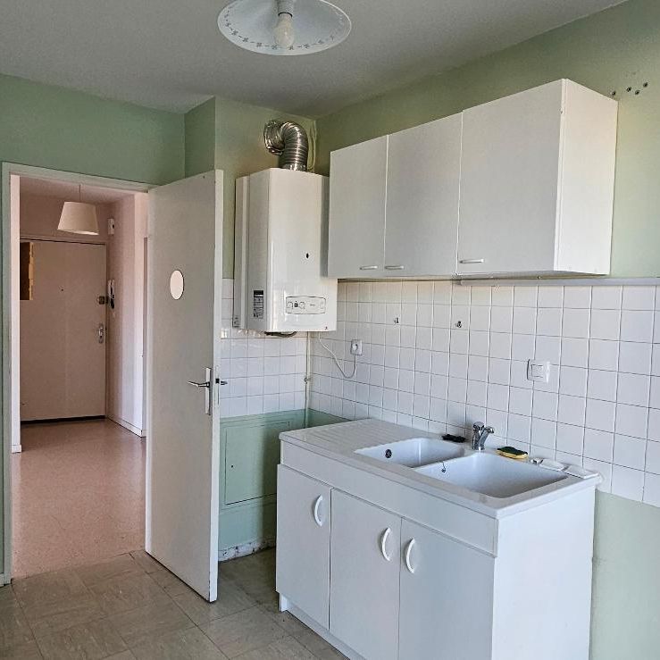 Location Appartement 4 pièces 83m² PRIVAS 07000 - Photo 1