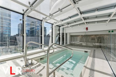 Condo in Downtown Vancouver, BC - Photo 2