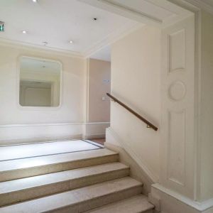 location Appartement T3 DE 72.5m² À PARIS - Photo 2