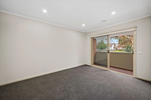 Exquisite Two-Storey Townhouse - Photo 1