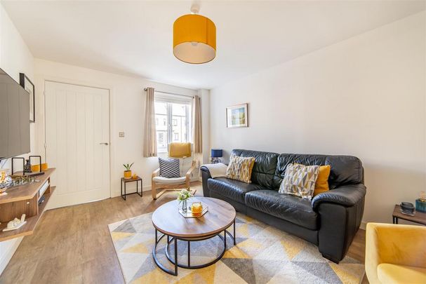 3 bedroom semi-detached house to rent - Photo 1