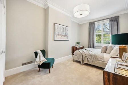 4 bedroom flat in South Kensington - Photo 2