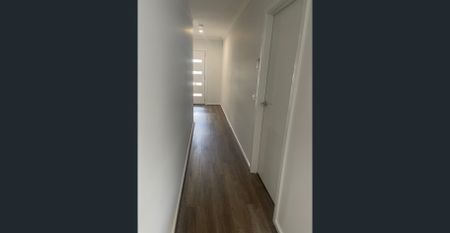 Stunning 4-Bedroom Family Home - Low Maintenance Living - Photo 4