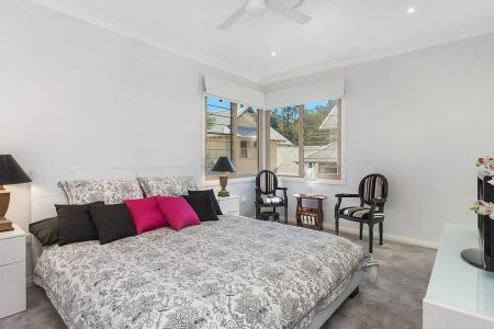 Outstanding Townhouse in Premier Location - Walk to the Beach - Photo 3