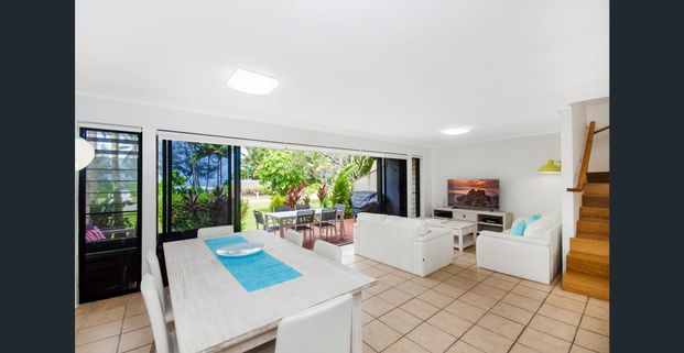 BEACHSIDE VILLA : PORT DOUGLAS - Photo 1