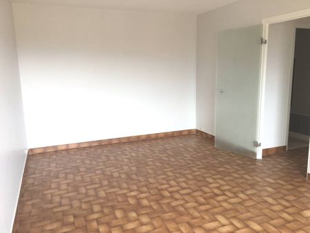 Location Appartement 2 pièces 50m² ROMANS SUR ISERE 26100 - Photo 3