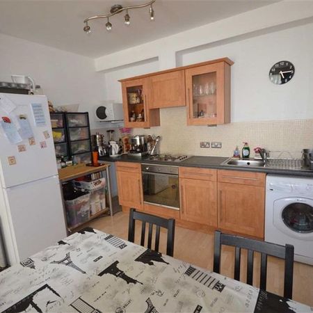 3 Bed Flat, St. Wilfrids Street, M15 - Photo 3