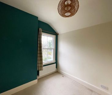 3 bedroom semi-detached house to rent - Photo 4