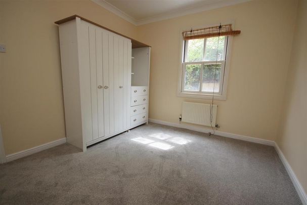 4 bedroom terraced house to rent - Photo 1