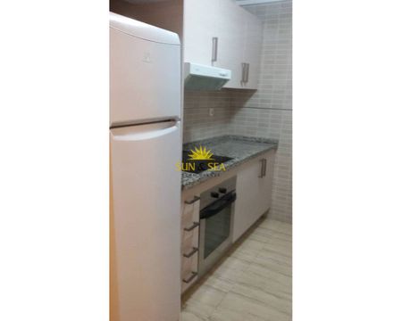 1 BEDROOM APARTMENT IN BENIDORM - Photo 3