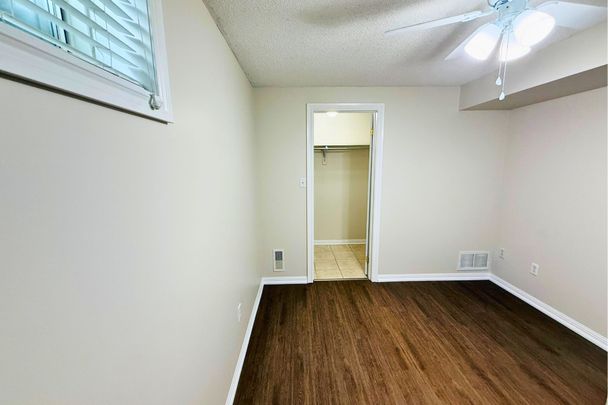 For Lease - 175 Stanley Street Unit# Main Floor of Unit 5, Barrie, Ontario - Photo 1